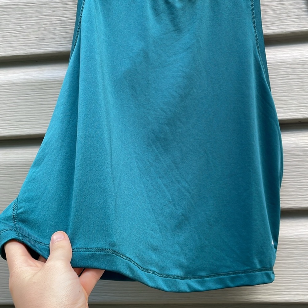 Teal Racerback Cropped Workout Tank Top - Picture 4 of 7